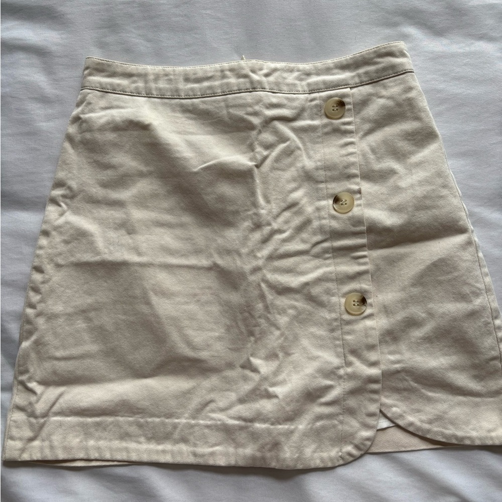 Elegant Cream Button-Down Mini Skirt